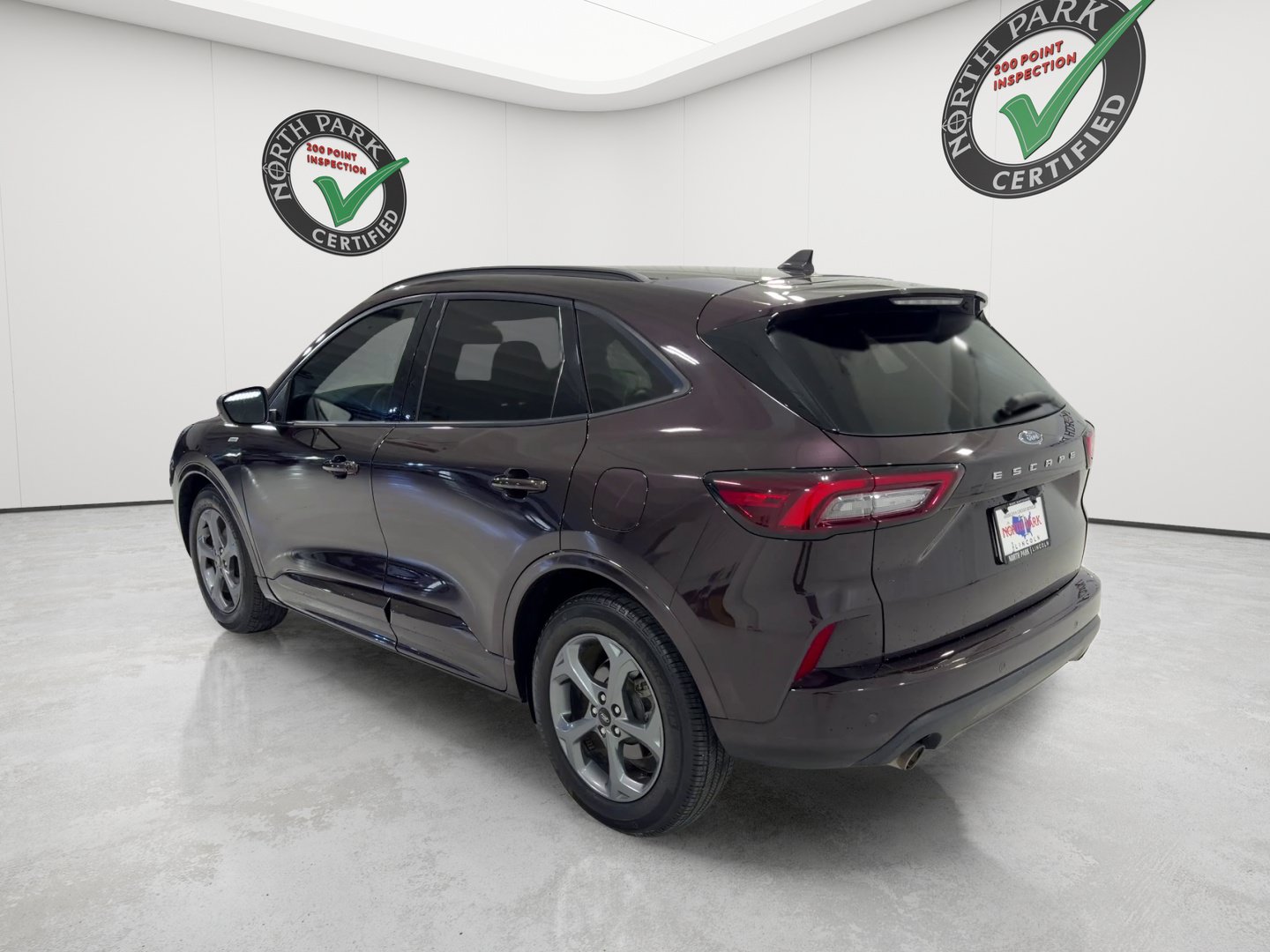 Used 2023 Ford Escape ST-Line w/ Tech Pack #1 FWD image 3