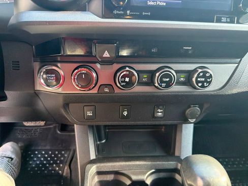 Used 2017 Toyota Tacoma TRD Off-Road w/ Tow Package (A/T) AWD/4WD image 23