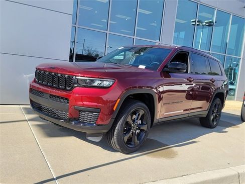 New 2024 Jeep Grand Cherokee L Altitude image 3