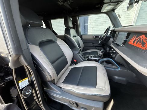 Used 2024 Ford Bronco Wildtrak image 26