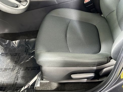 Used 2023 Toyota RAV4 LE AWD/4WD image 18