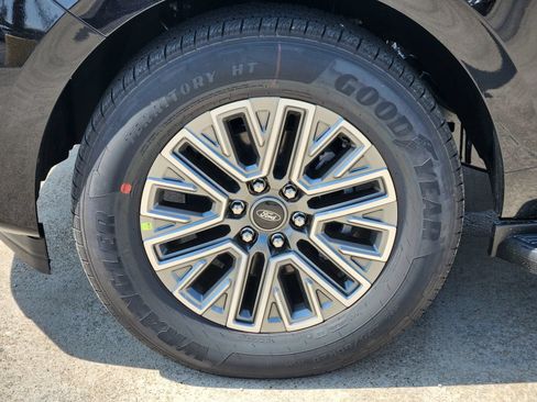 New 2026 Ford Expedition Platinum AWD/4WD image 12
