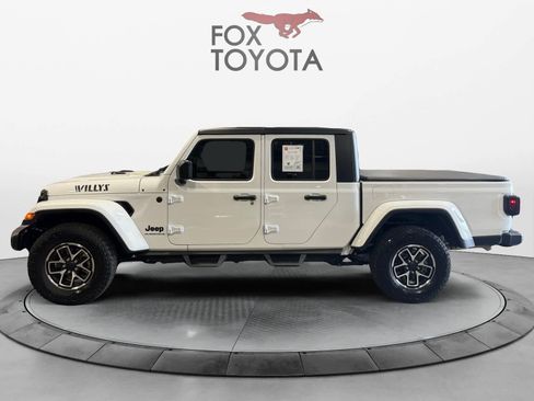 Used 2023 Jeep Gladiator Sport AWD/4WD image 3