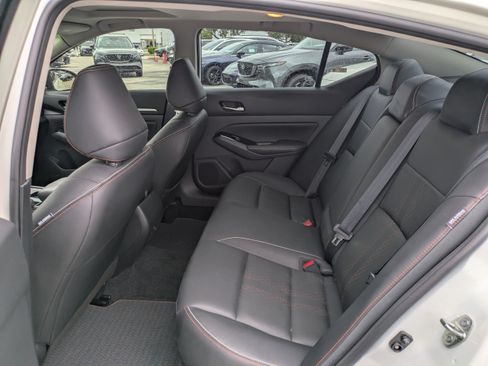 Used 2024 Nissan Altima 2.5 SR w/ SR Premium Package FWD image 13