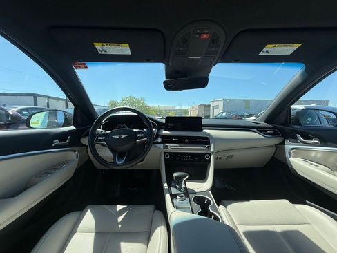 Used 2025 Genesis G70 2.5T image 33