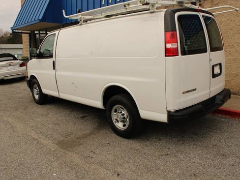 Used 2019 Chevrolet Express 2500 w/ Driver Convenience Package image 4