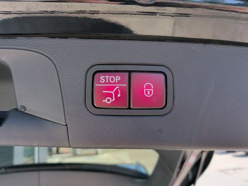 Used 2022 Mercedes-Benz GLC 300 image 40