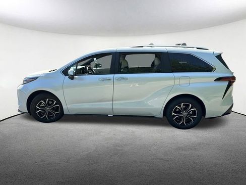 New 2026 Toyota Sienna Platinum AWD/4WD image 6