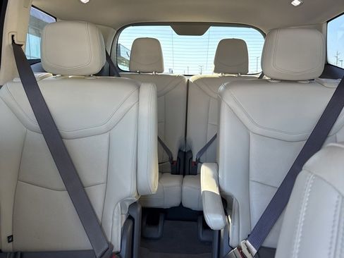 Used 2022 Cadillac XT6 Premium Luxury image 16