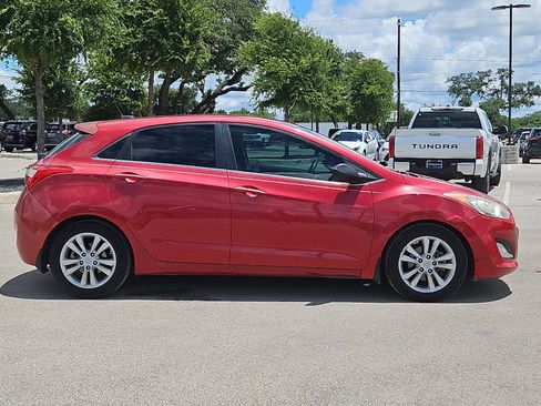 Used 2015 Hyundai Elantra GT FWD image 6