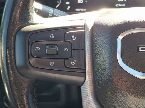 Used 2022 GMC Yukon XL Denali image 22