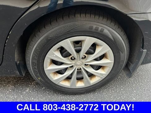 Used 2017 Toyota Camry LE FWD image 31