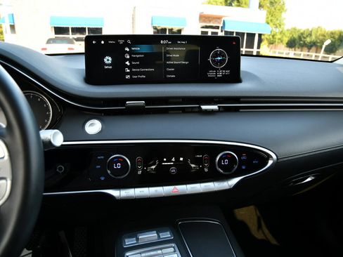 Used 2025 Genesis GV70 2.5T image 19