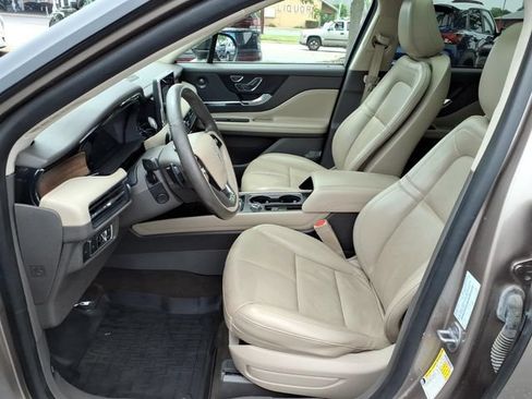 Used 2021 Lincoln Corsair Reserve w/ Equipment Group 201A AWD/4WD image 4