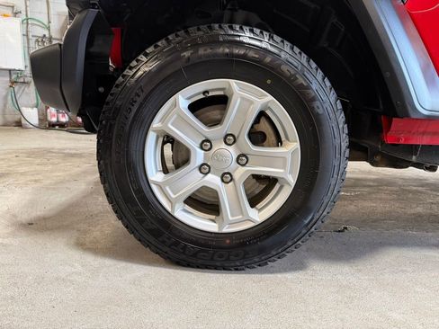 Certified 2018 Jeep Wrangler Sport AWD/4WD image 29