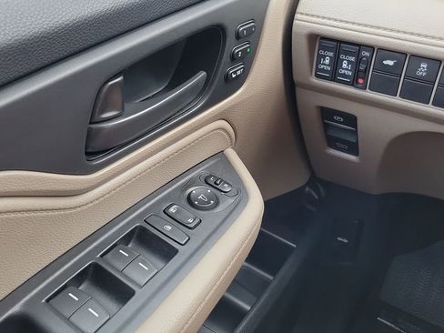 Used 2019 Honda Odyssey EX-L image 19