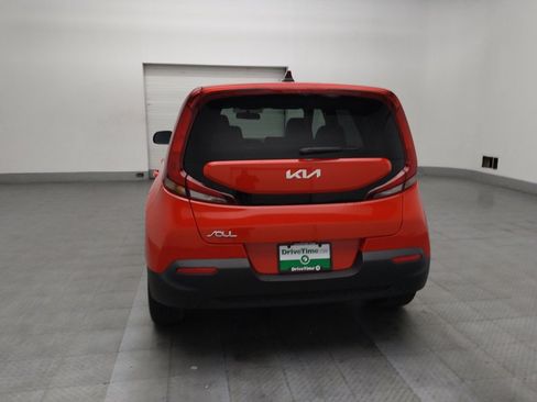 Used 2022 Kia Soul LX image 6