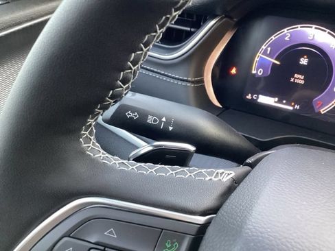 New 2025 Jeep Grand Cherokee Laredo X w/ Luxury Tech Group I AWD/4WD image 35