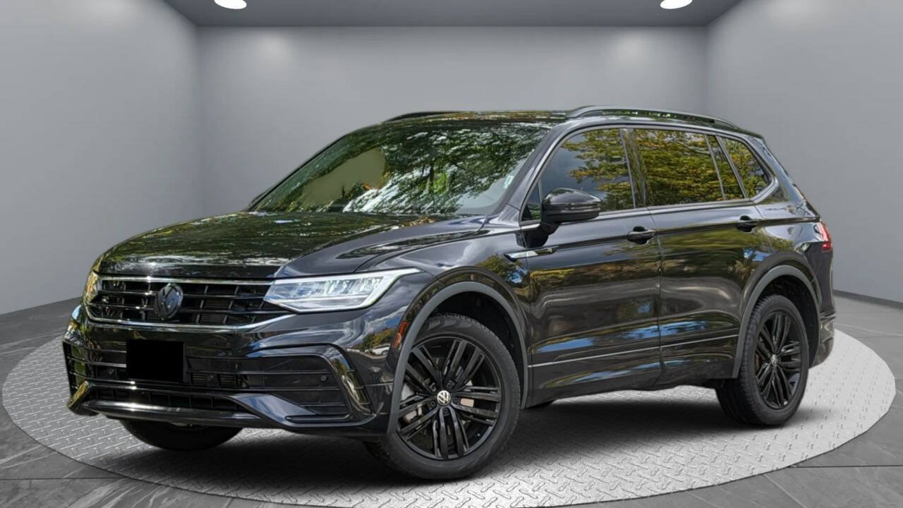 Used 2022 Volkswagen Tiguan SE R-Line AWD/4WD image 1