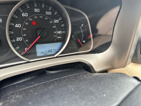 Used 2013 Toyota RAV4 XLE AWD/4WD image 10