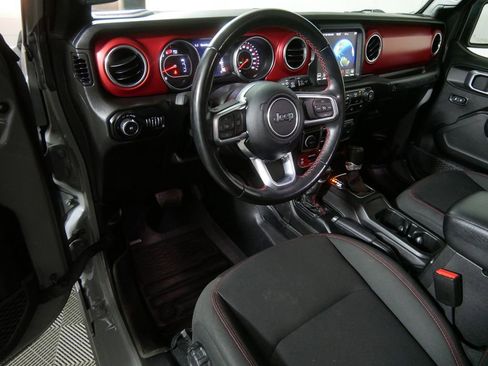 Used 2022 Jeep Wrangler Unlimited Rubicon w/ Dual Top Group AWD/4WD image 18