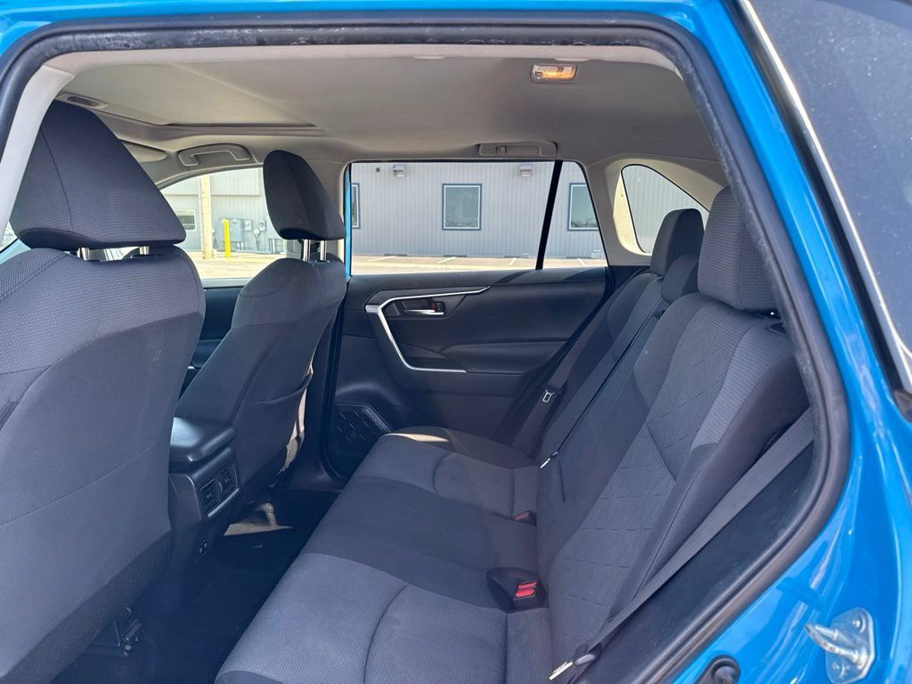 Used 2019 Toyota RAV4 XLE w/ Convenience Package AWD/4WD image 6