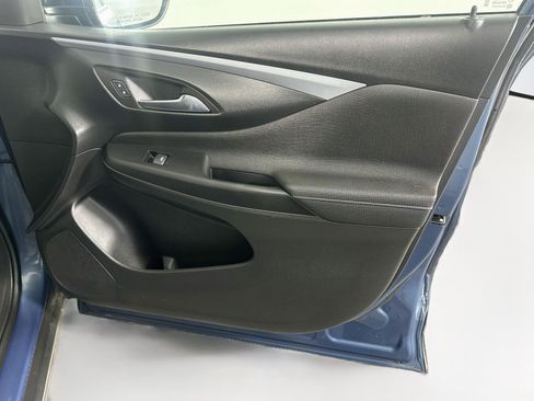 Used 2025 Buick Envista Preferred w/ Advanced Safety Package FWD image 32