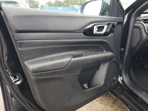 Used 2024 Jeep Compass Limited w/ High Altitude Package image 6