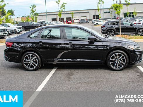 Used 2025 Volkswagen Jetta Sport FWD image 8