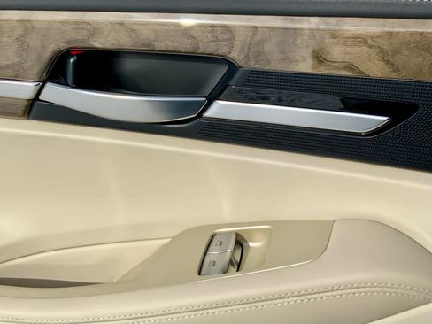 Used 2017 Genesis G90 3.3T Premium image 52