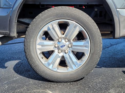 Used 2018 Ford F150 Lariat w/ Equipment Group 502A Luxury AWD/4WD image 10