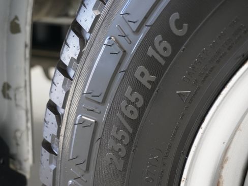 Used 2020 Ford Transit 250 Medium Roof w/ Load Area Protection Package image 20