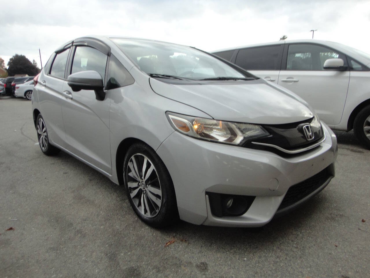Used 2017 Honda Fit EX image 3