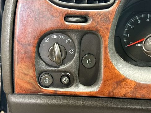 Used 2005 Chevrolet TrailBlazer LT AWD/4WD image 10
