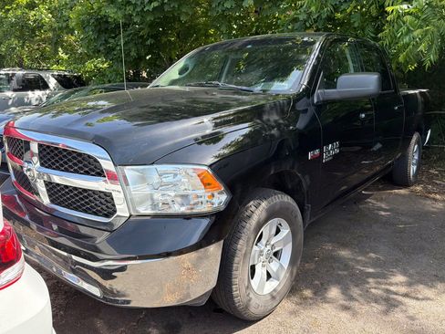 Used 2020 RAM 1500 Classic SLT AWD/4WD image 2