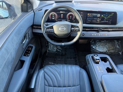 Used 2023 Nissan Ariya image 17