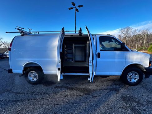 Used 2025 Chevrolet Express 2500 Extended w/ Communications Package image 22