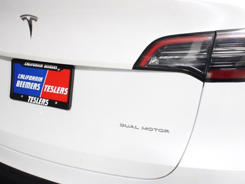 Used 2023 Tesla Model Y Long Range image 10