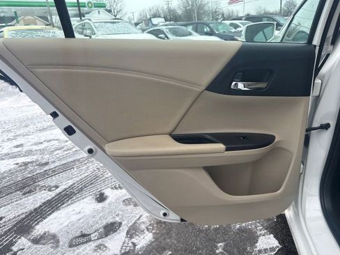 Used 2016 Honda Accord EX image 14