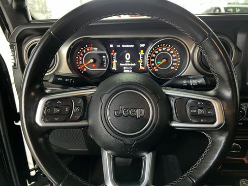 Used 2020 Jeep Gladiator Sport w/ Technology Group AWD/4WD image 12