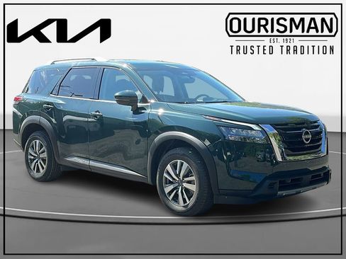 Used 2025 Nissan Pathfinder SL AWD/4WD image 1