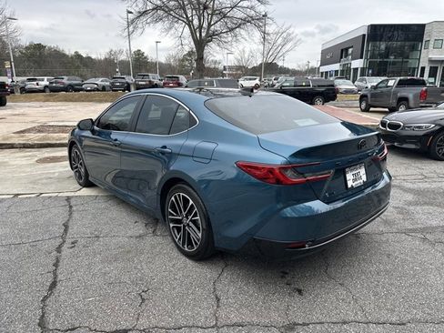 Used 2026 Toyota Camry XLE image 8