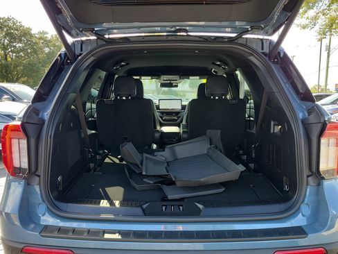Used 2025 Ford Explorer ST-Line w/ Premium Package RWD image 8