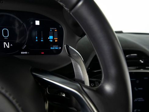 Used 2023 McLaren Artura image 17