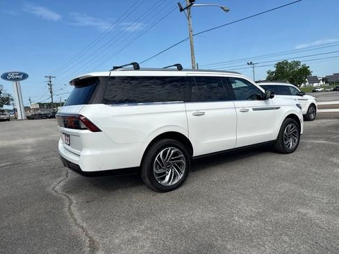Used 2025 Lincoln Navigator L Reserve AWD/4WD image 25