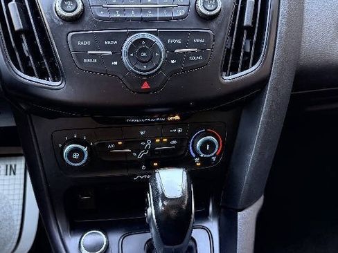 Used 2016 Ford Focus SE FWD image 16