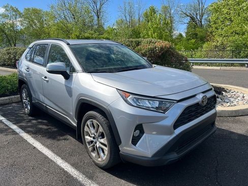 Used 2019 Toyota RAV4 XLE Premium w/ Cold Weather Package AWD/4WD image 35