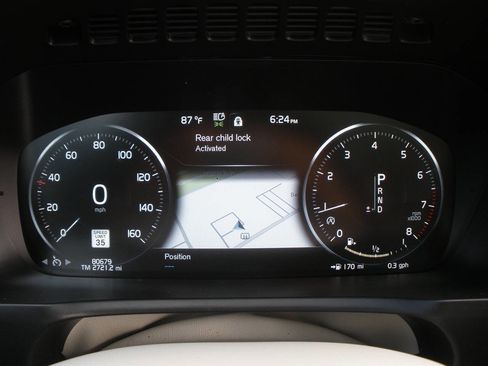 Used 2016 Volvo XC90 T6 Momentum w/ Momentum Plus Package AWD/4WD image 40