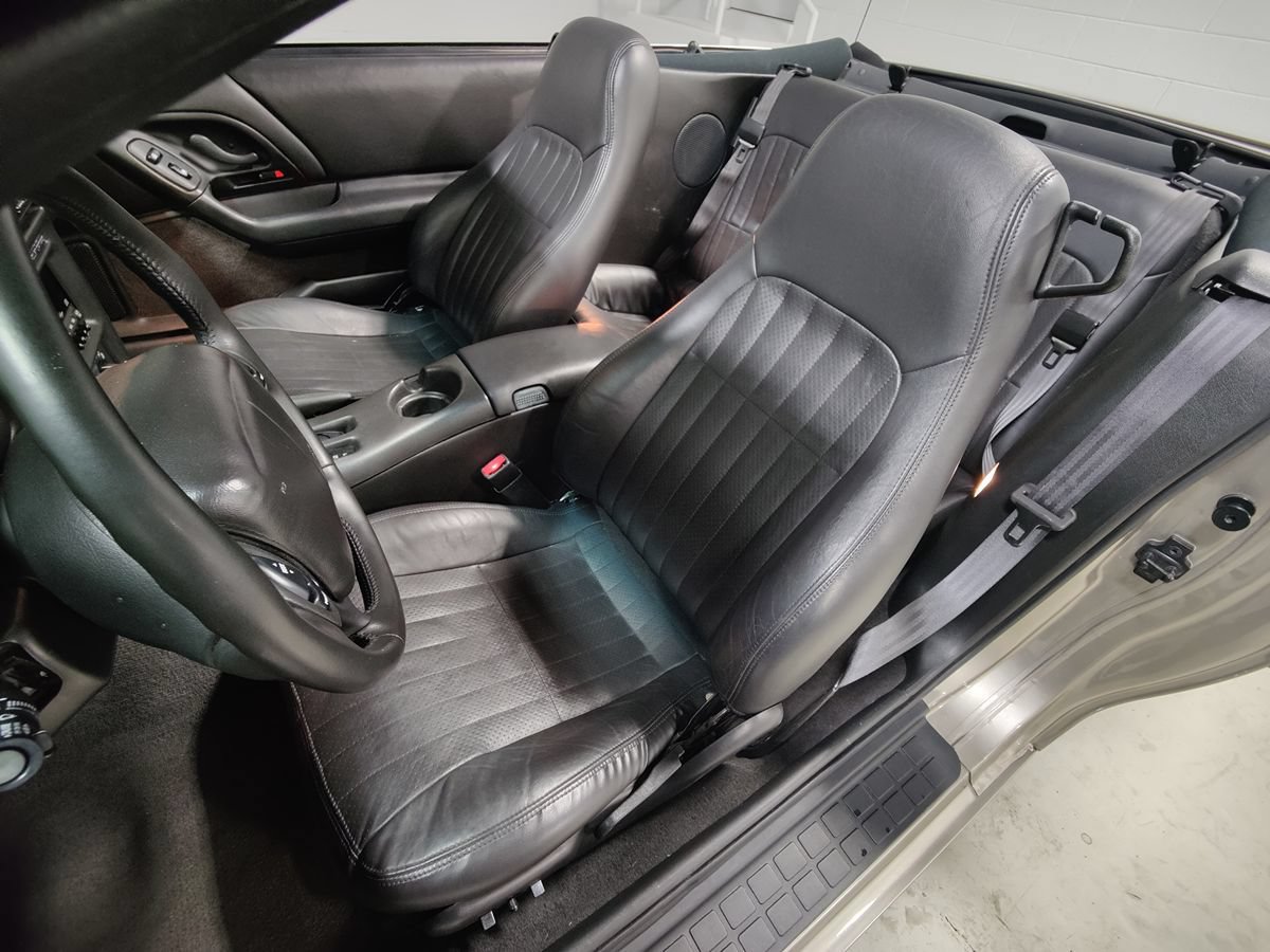 Used 2002 Chevrolet Camaro Z28 RWD image 32