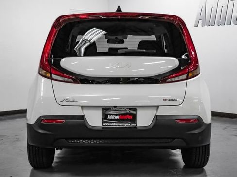Used 2022 Kia Soul LX FWD image 9